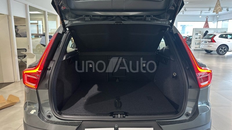 XC40 2.0 B3 MHEV CORE DCT 163 5P