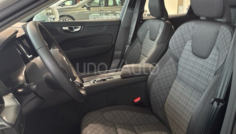 XC60 2.0 B5 P MHEV CORE AUTO 4WD 250 5P