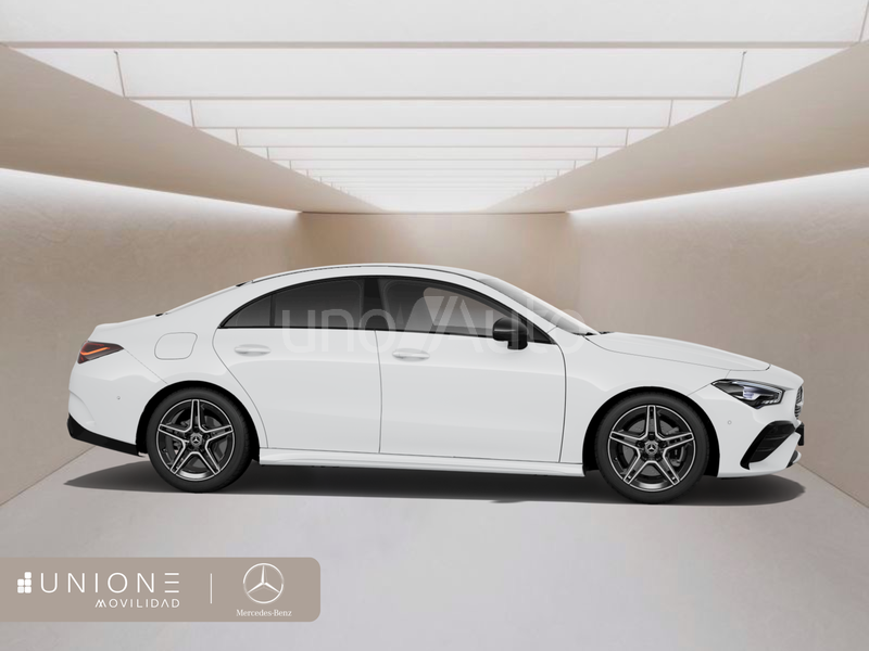 250 e Coupé con tecnología híbrida