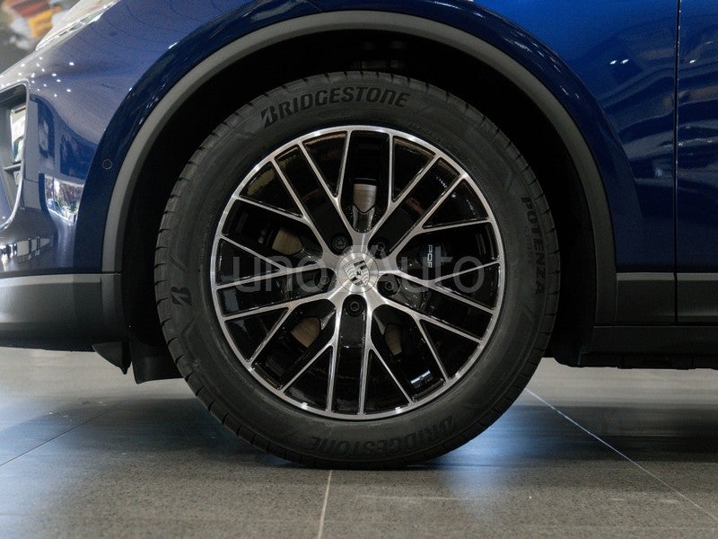 Macan 4