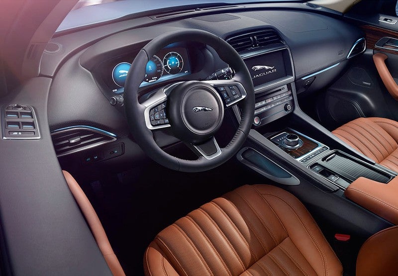 F-Pace 2.0i4D Portfolio RWD 163