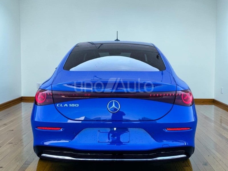 CLA CLA 180 con tecnología híbrida