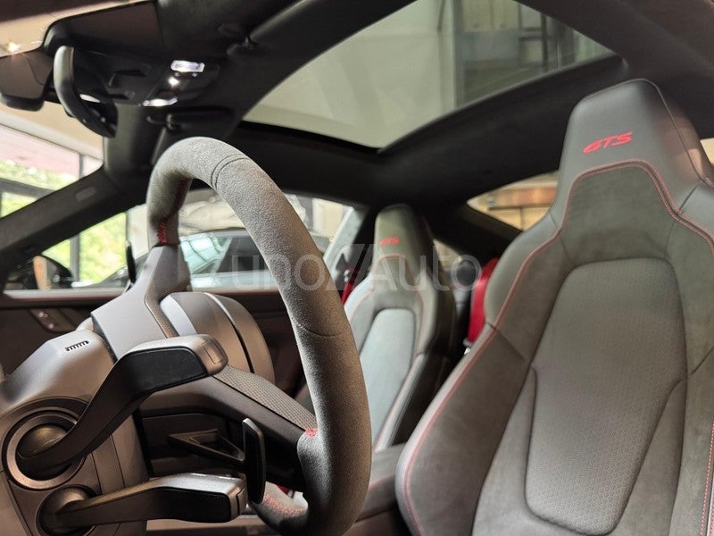 911 Carrera 4 GTS