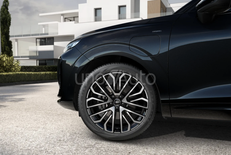 Q3 e-hybrid Black Line S tronic 200kW