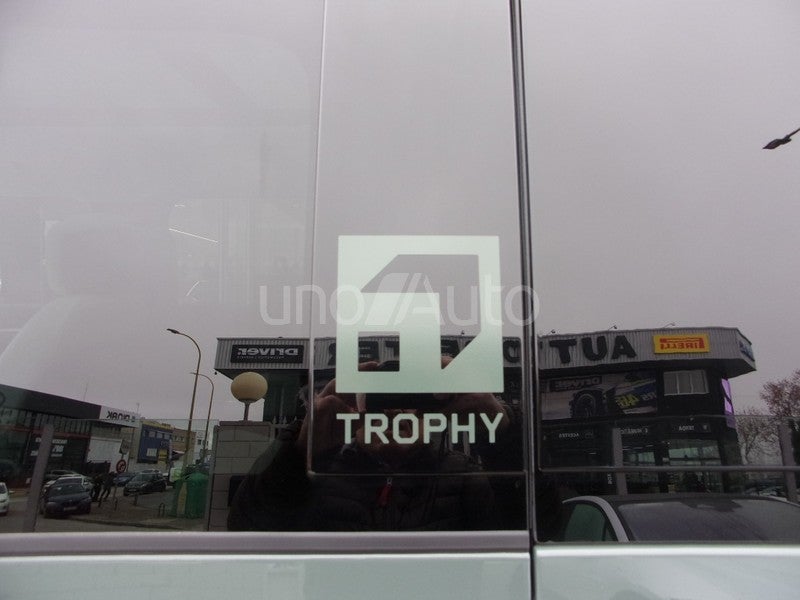 Defender 110 3.0D l6 MHEV Trophy Edition Keswick AWD Aut.