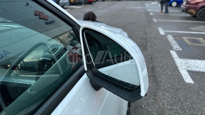 XC40 2.0 B3 MHEV CORE DCT 163 5P