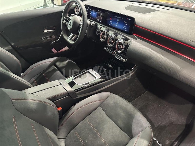 CLASE A 250 e con tecnología híbrida EQ