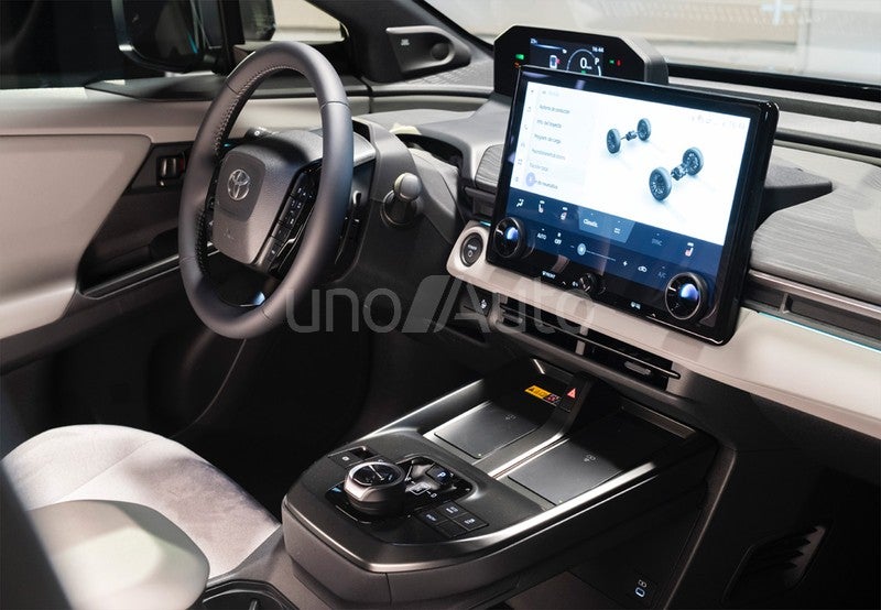 C-HR + 230E Advance 77kWh