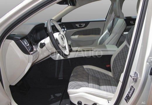 V60 T6 Core AWD