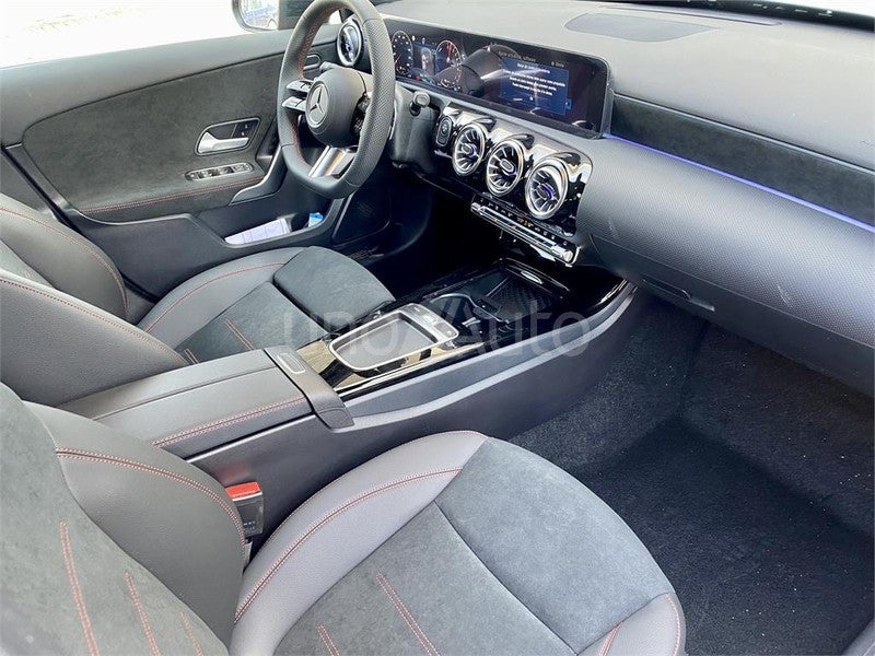 CLASE A 250 e con tecnología híbrida EQ