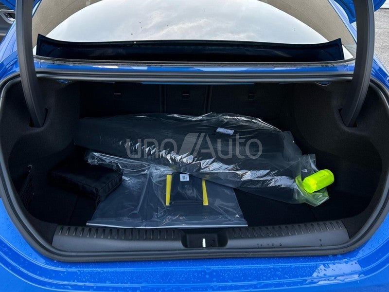 CLA CLA 180 con tecnología híbrida