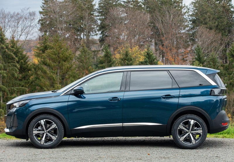 PEUGEOT 5008 SUV