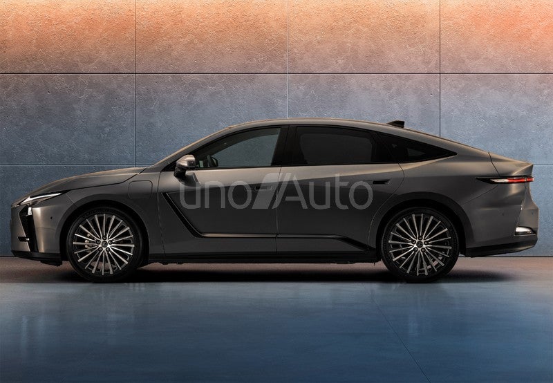 ES 300h Signature AWD