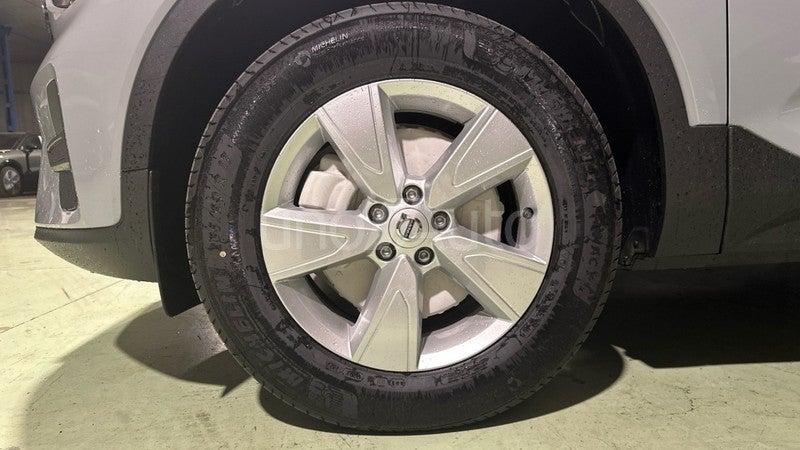 XC40 2.0 B3 MHEV ESSENTIAL DCT 163 5P