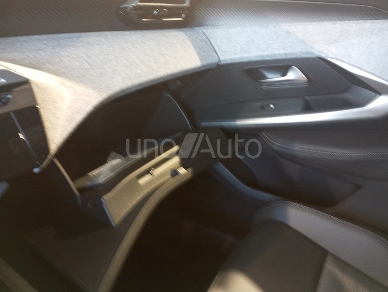 5008 Hybrid 136 Allure eDCS6