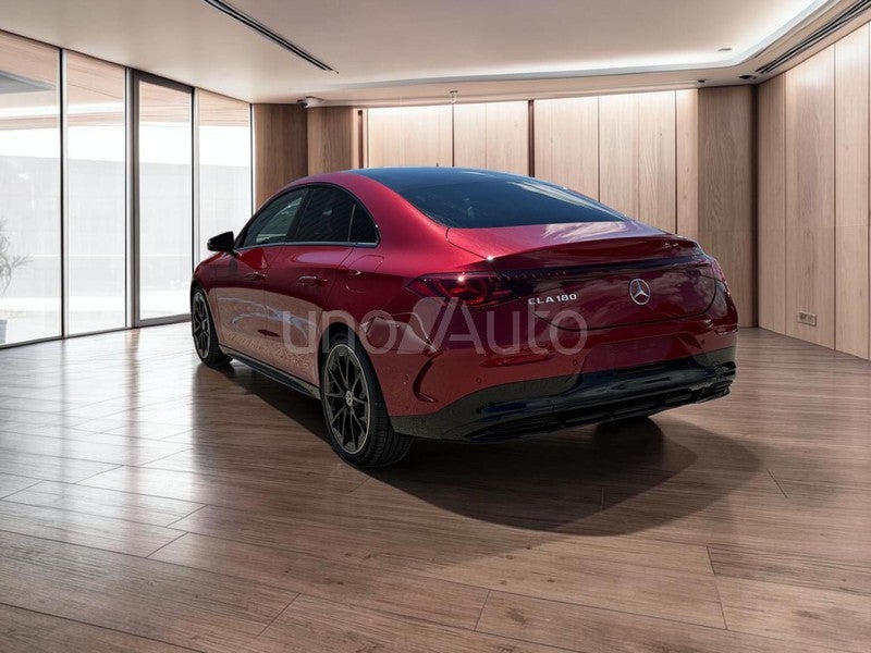 CLA CLA 180 con tecnología híbrida