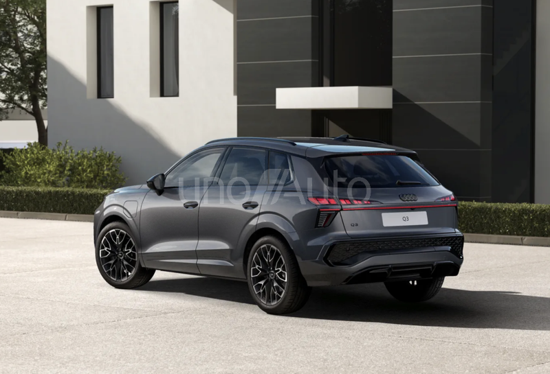 Q3 e-hybrid Black Line S tronic 200kW
