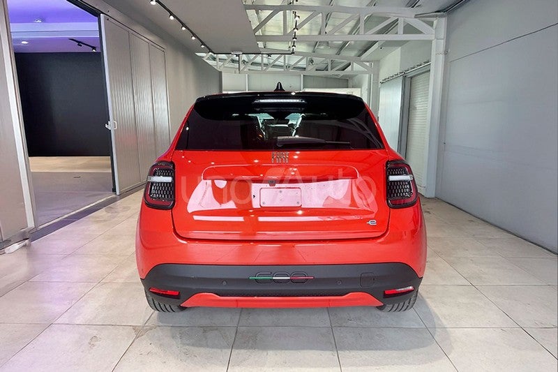 e La prima 54kwh 115kw (156cv)