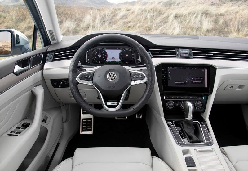 VOLKSWAGEN Passat Alltrack