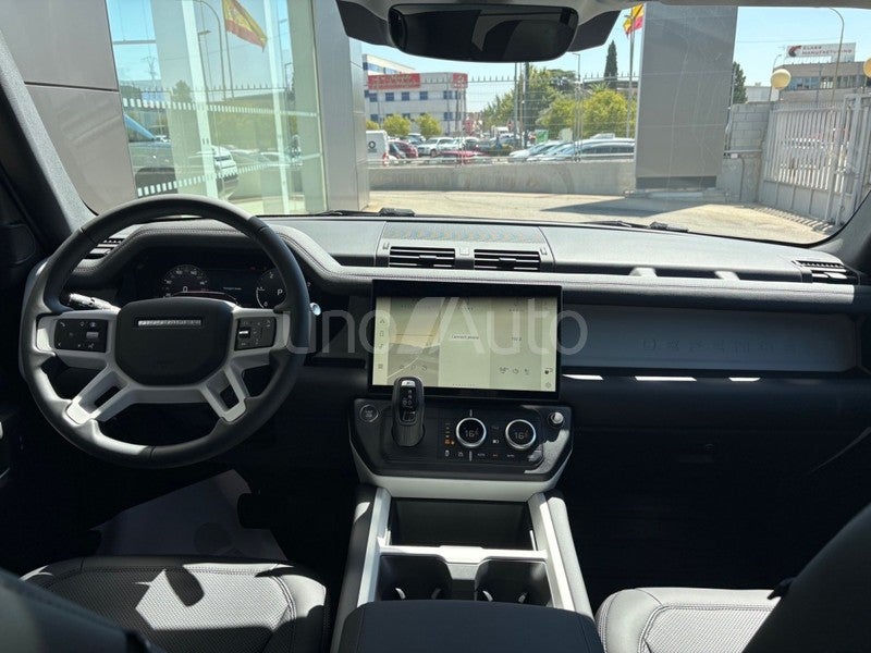 Defender 110 3.0D l6 MHEV S AWD Aut. 250