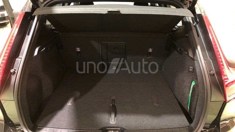 XC40 2.0 B3 MHEV CORE DCT 163 5P