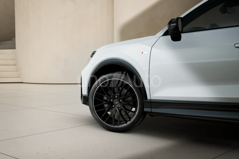 Q2 35 TFSI Adrenalin Black edition S tronic 110kW