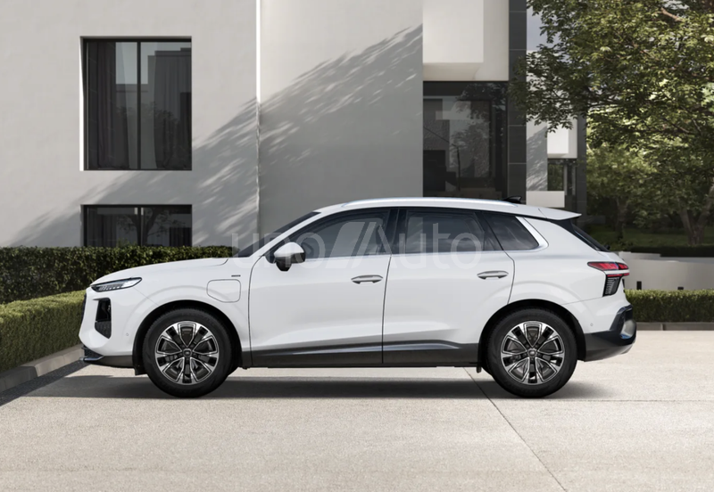 Q3 e-hybrid Advanced S tronic 200kW