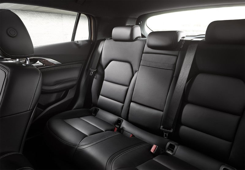 Q30 1.5d Premium 7DCT