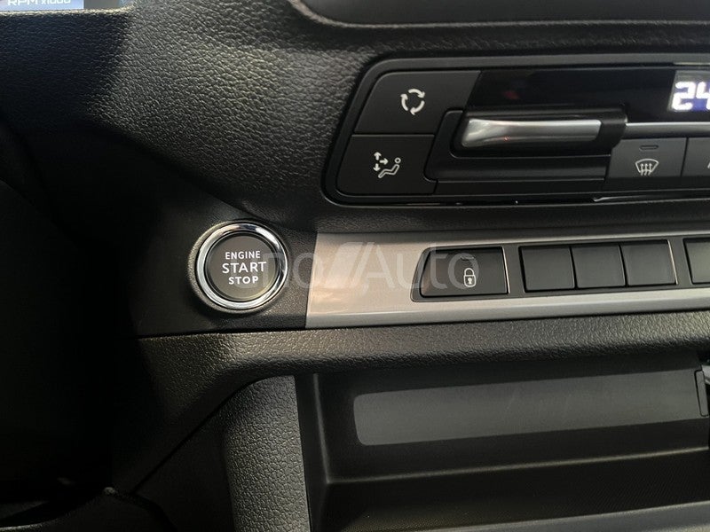 SpaceTourer BlueHDI M Plus EAT8 180