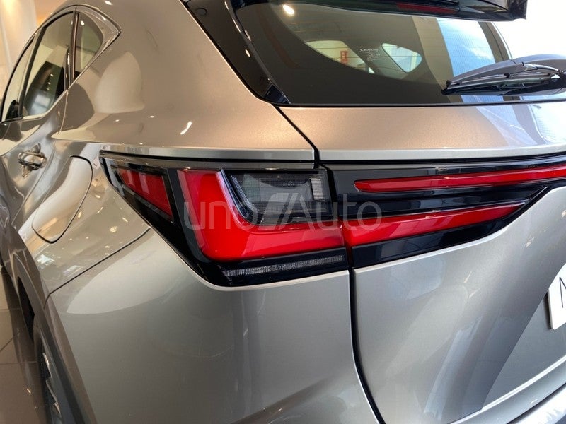 NX 350h Premium 2WD