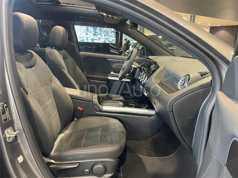 CLASE GLA 250 e con tecnología híbrida EQ