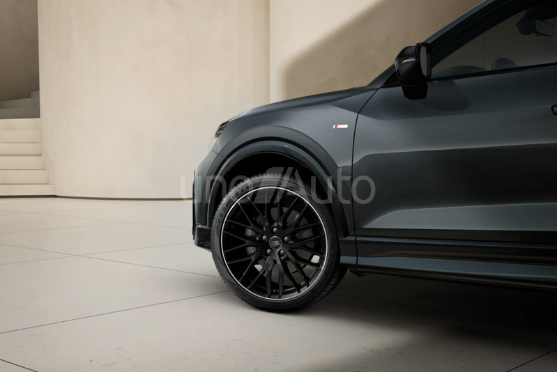 Q2 35 TFSI Adrenalin Black edition 110kW