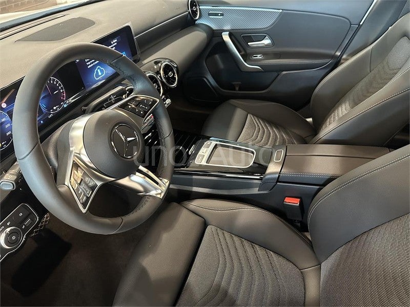 CLASE A 250 e con tecnología híbrida EQ