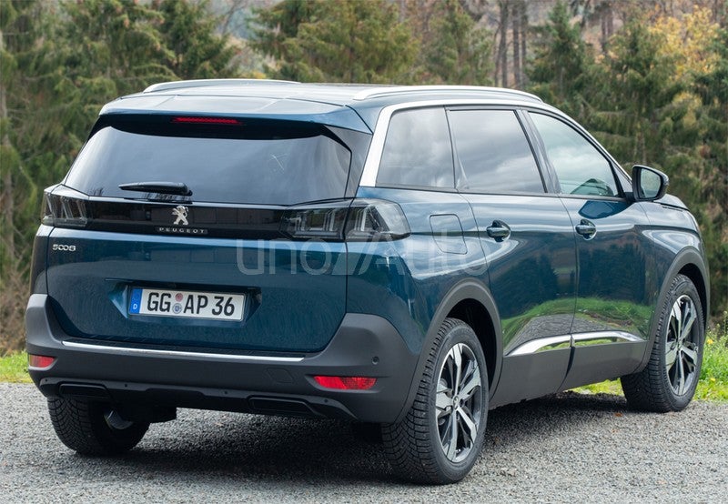 PEUGEOT 5008 SUV