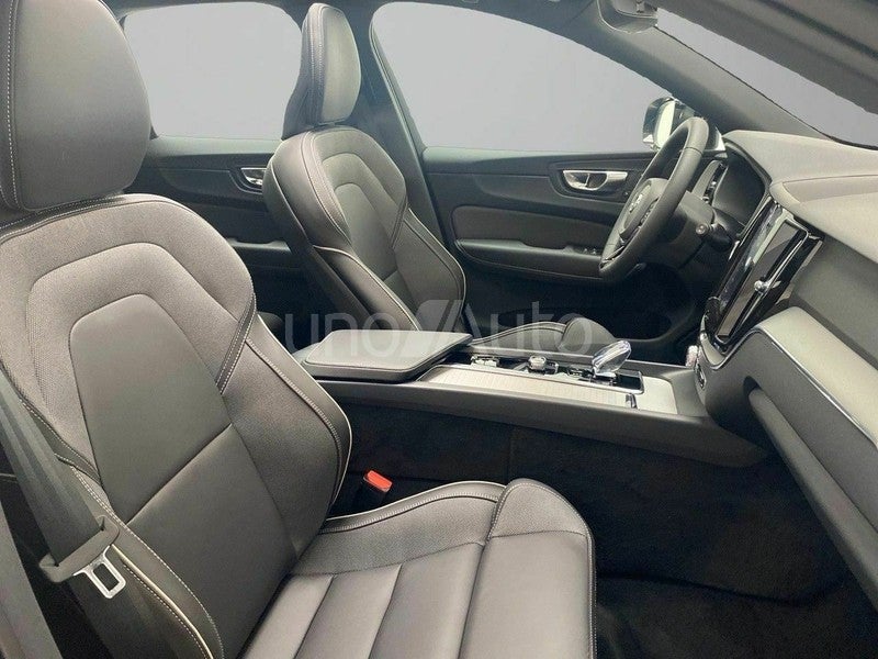 2.0 T6 AWD Recharge Plus Black Ed AT