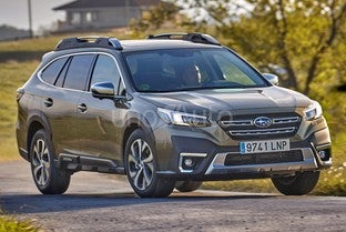 SUBARU Outback SUV 2.5 Touring CVT