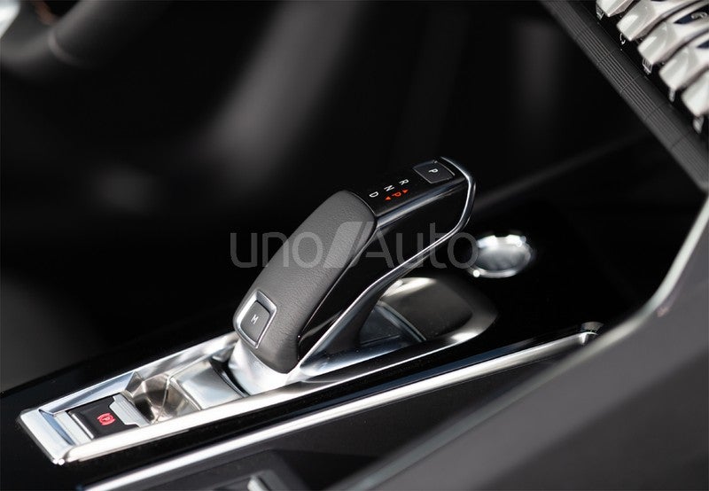 PEUGEOT 5008 SUV