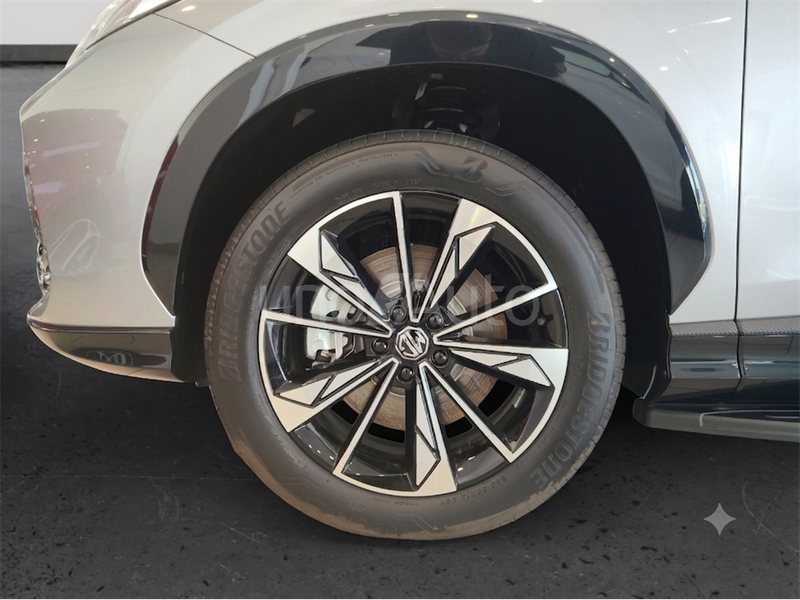1.5T PLUG IN HYBRID LUXURY