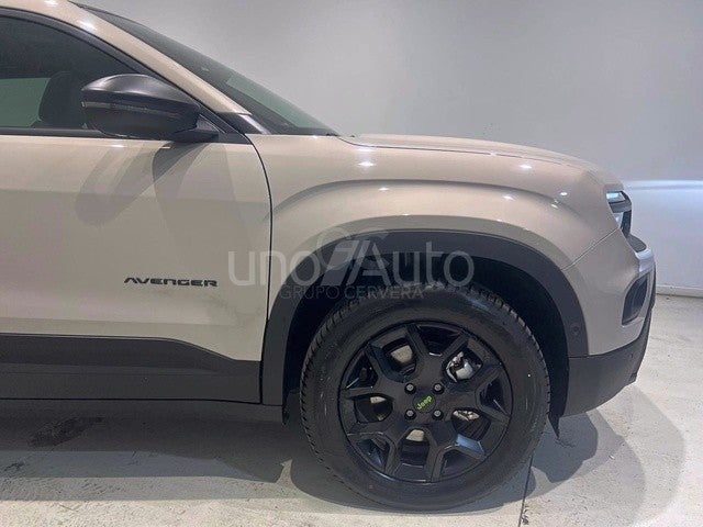 Avenger 1.2 Ehybrid Overland 4xe 107KW