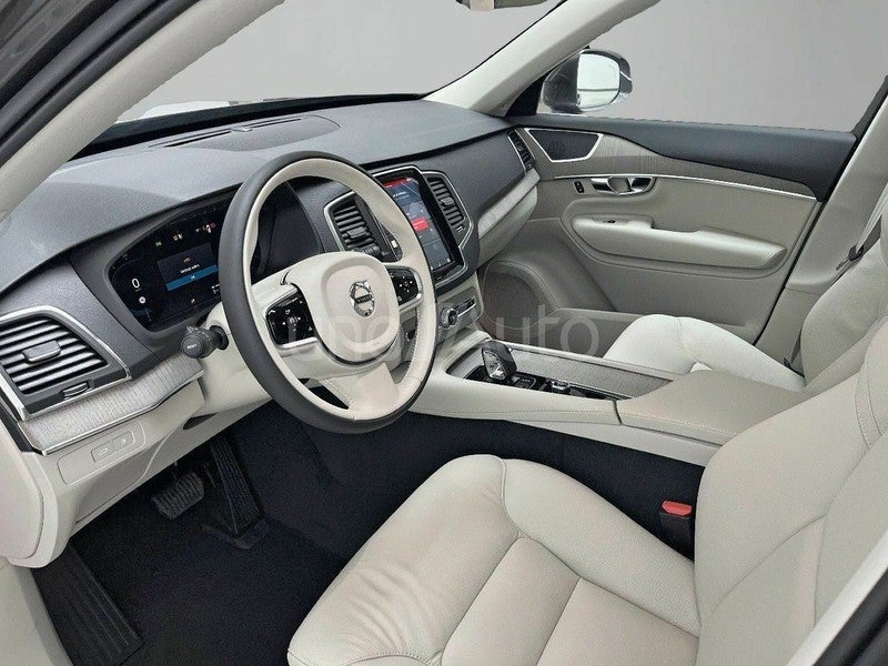 2.0 T8 AWD Core Recharge Auto