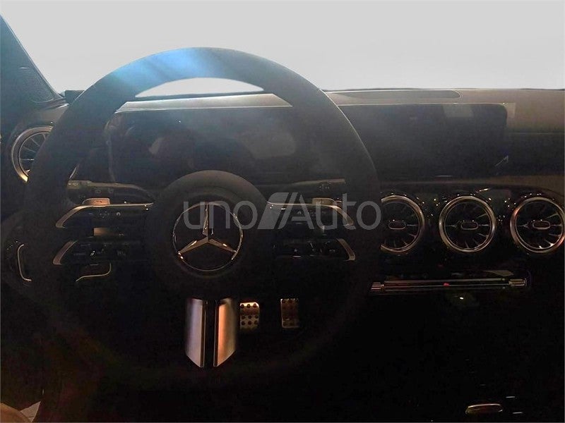 CLASE A 250 e con tecnología híbrida EQ