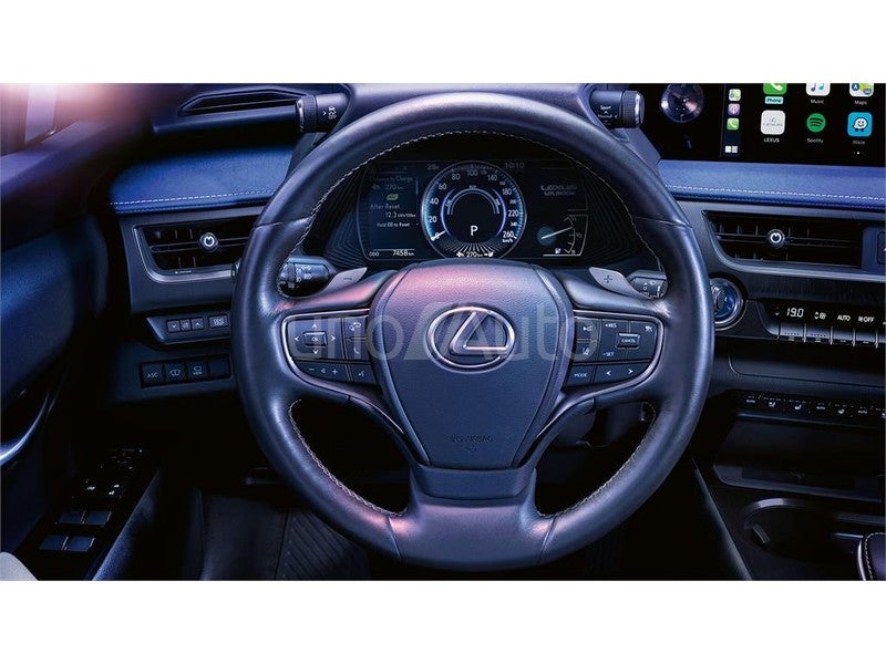 UX 300e Business City