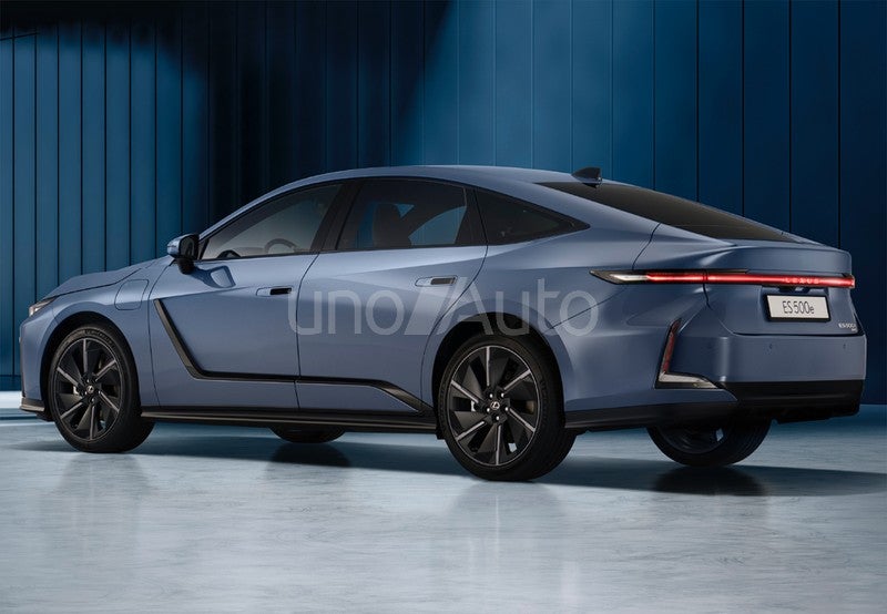 ES 300h Signature AWD