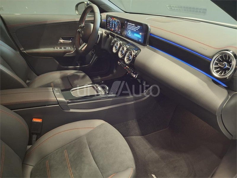 CLASE CLA 220 D DCT