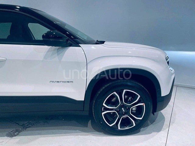 Avenger 1.2 Ehybrid Summit 81KW