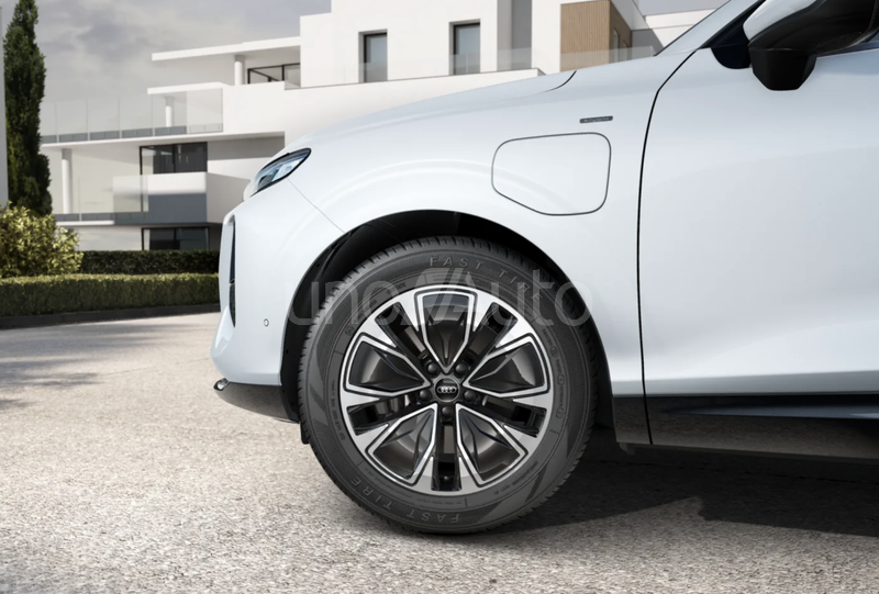 Q3 e-hybrid Advanced S tronic 200kW
