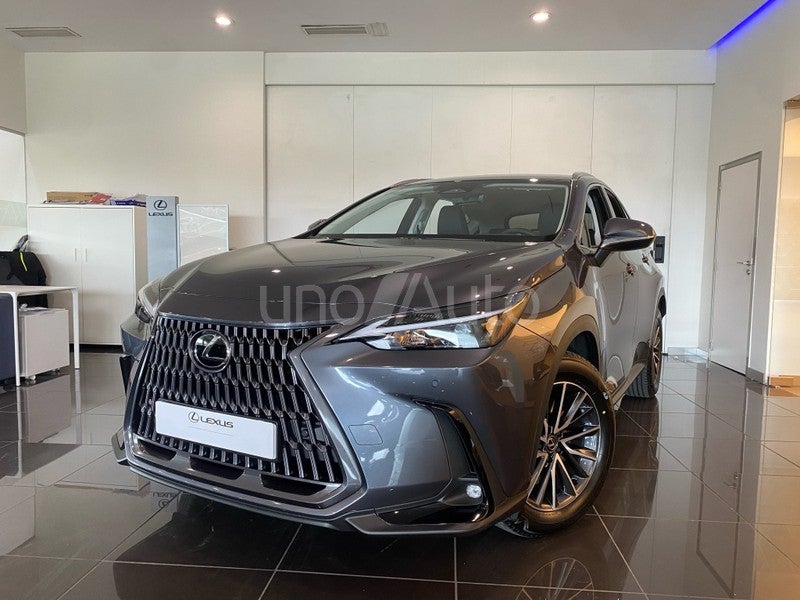 NX 450h+ Premium+ 4WD