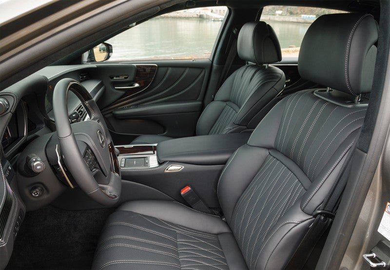 LEXUS LS
