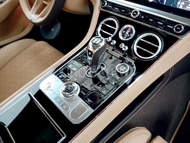 V8 Coupé