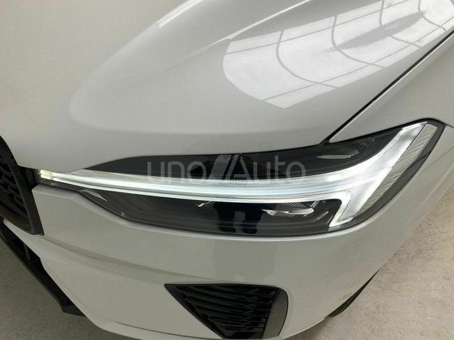 2.0 B5 G AWD Plus Dark Auto